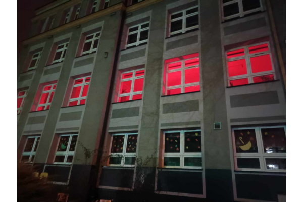 Podświetlenie budynku szkoły 19.11.24r.